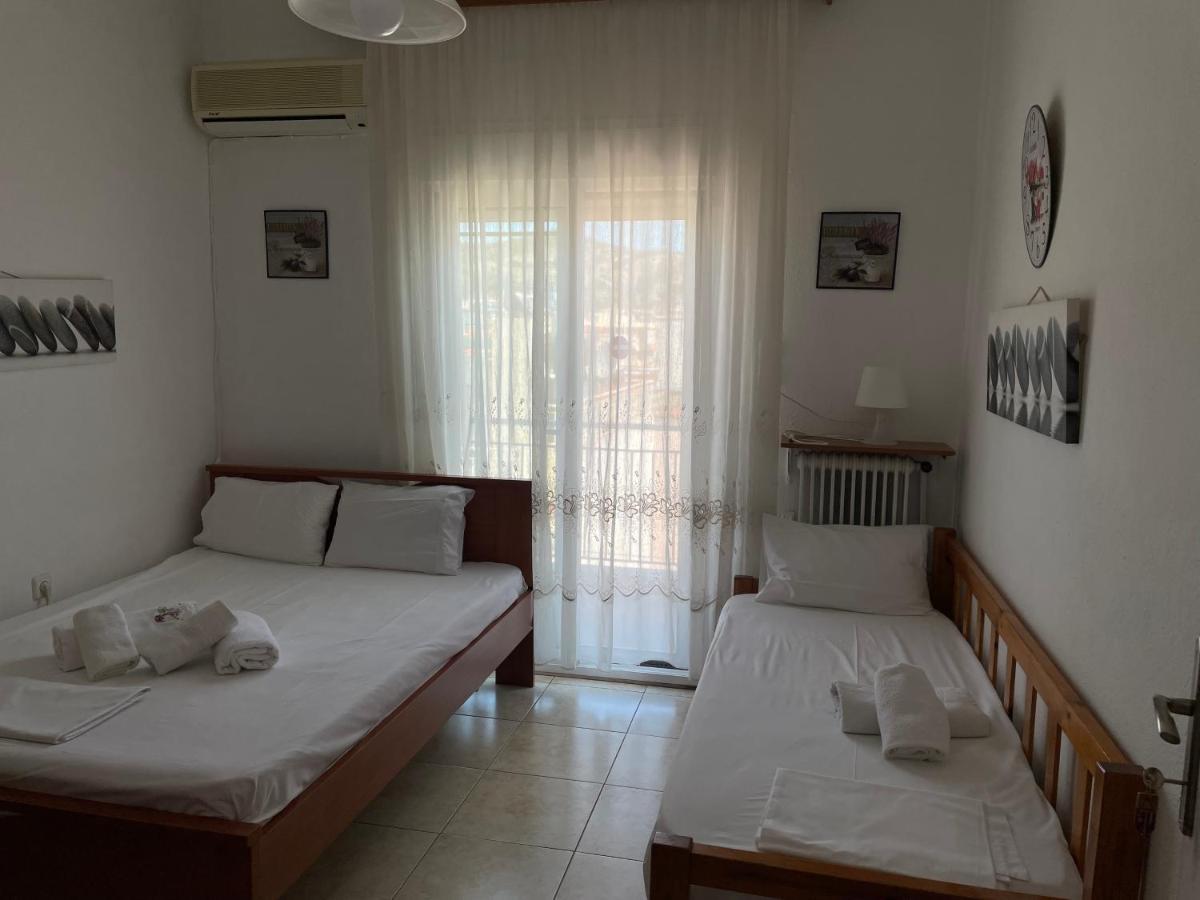 Nikos Rooms Néa Péramos エクステリア 写真