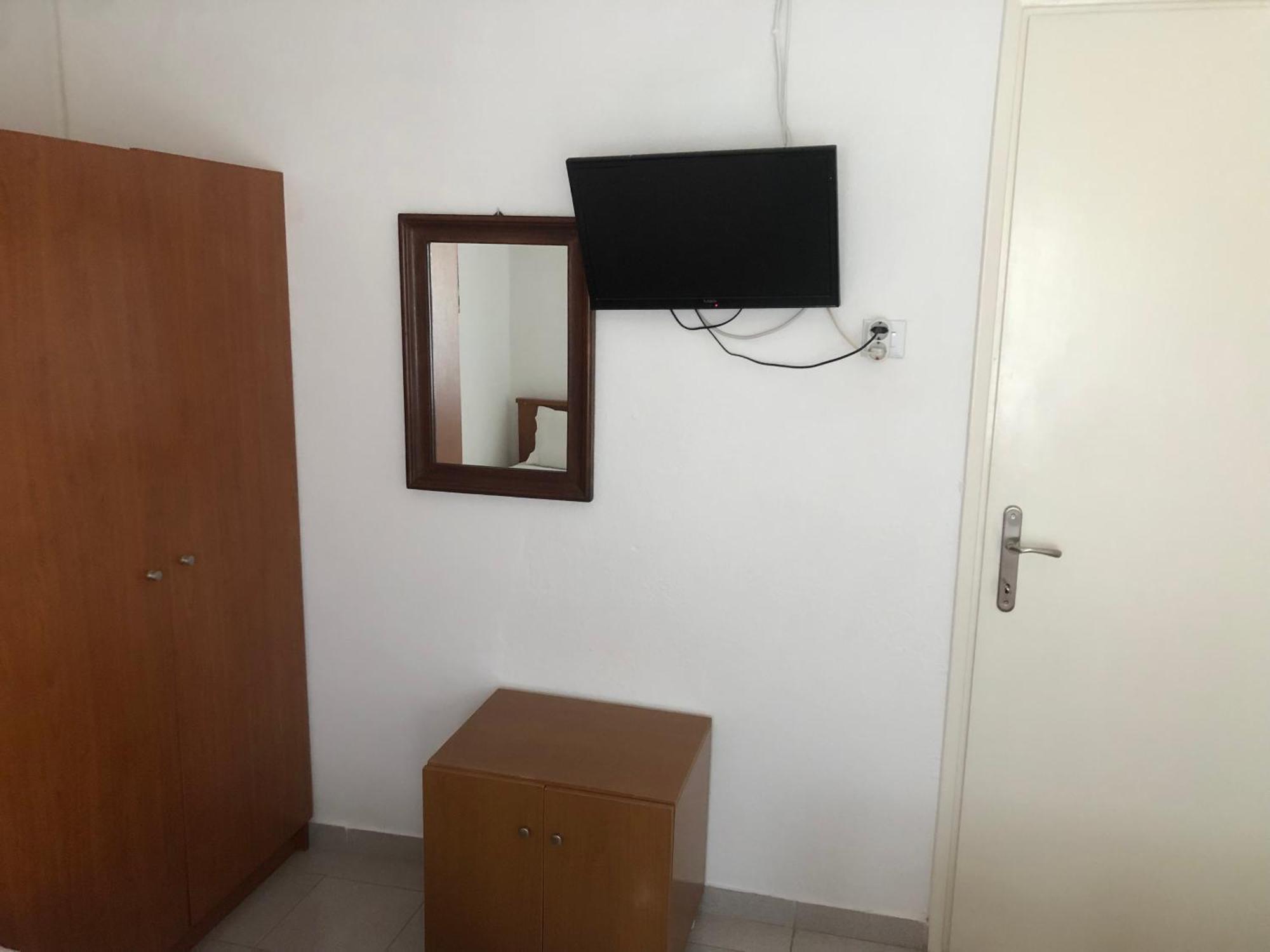 Nikos Rooms Néa Péramos エクステリア 写真
