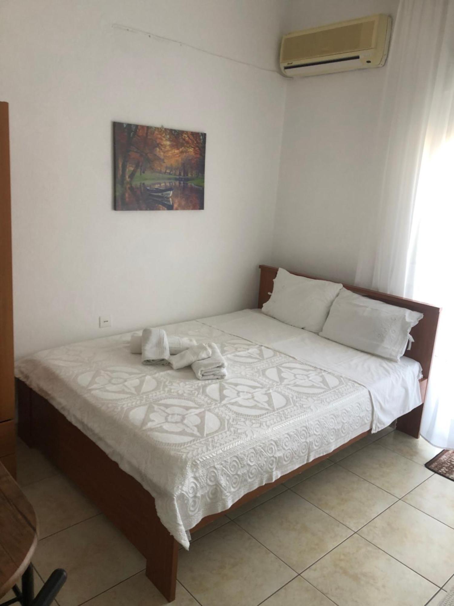 Nikos Rooms Néa Péramos エクステリア 写真