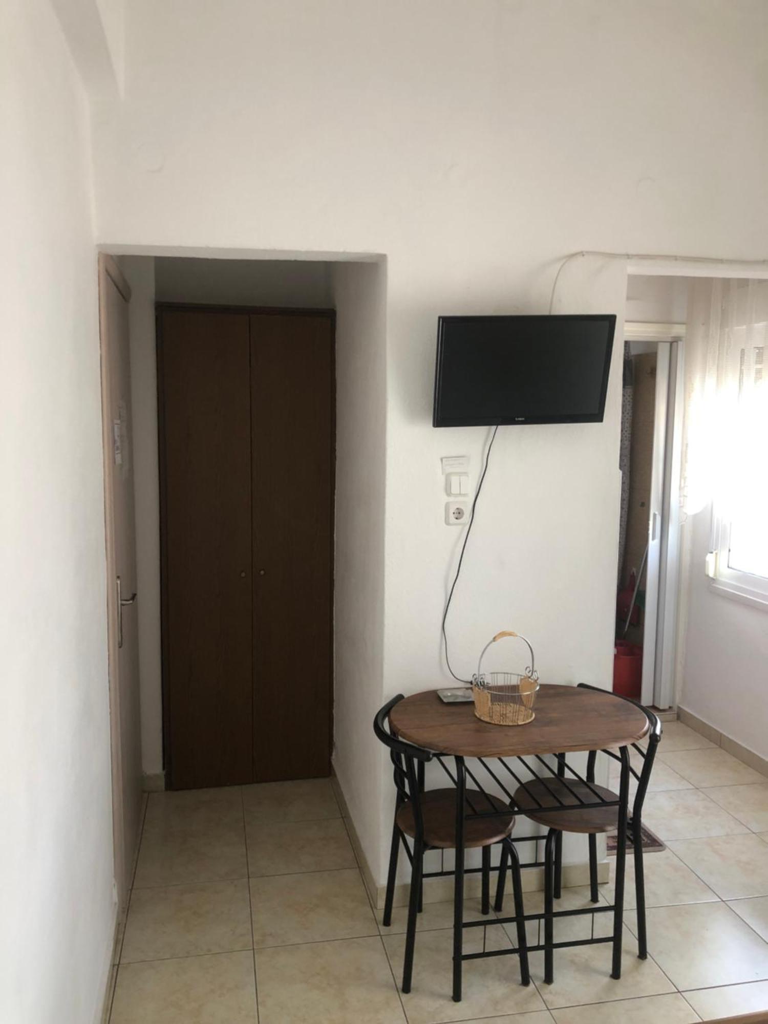 Nikos Rooms Néa Péramos エクステリア 写真