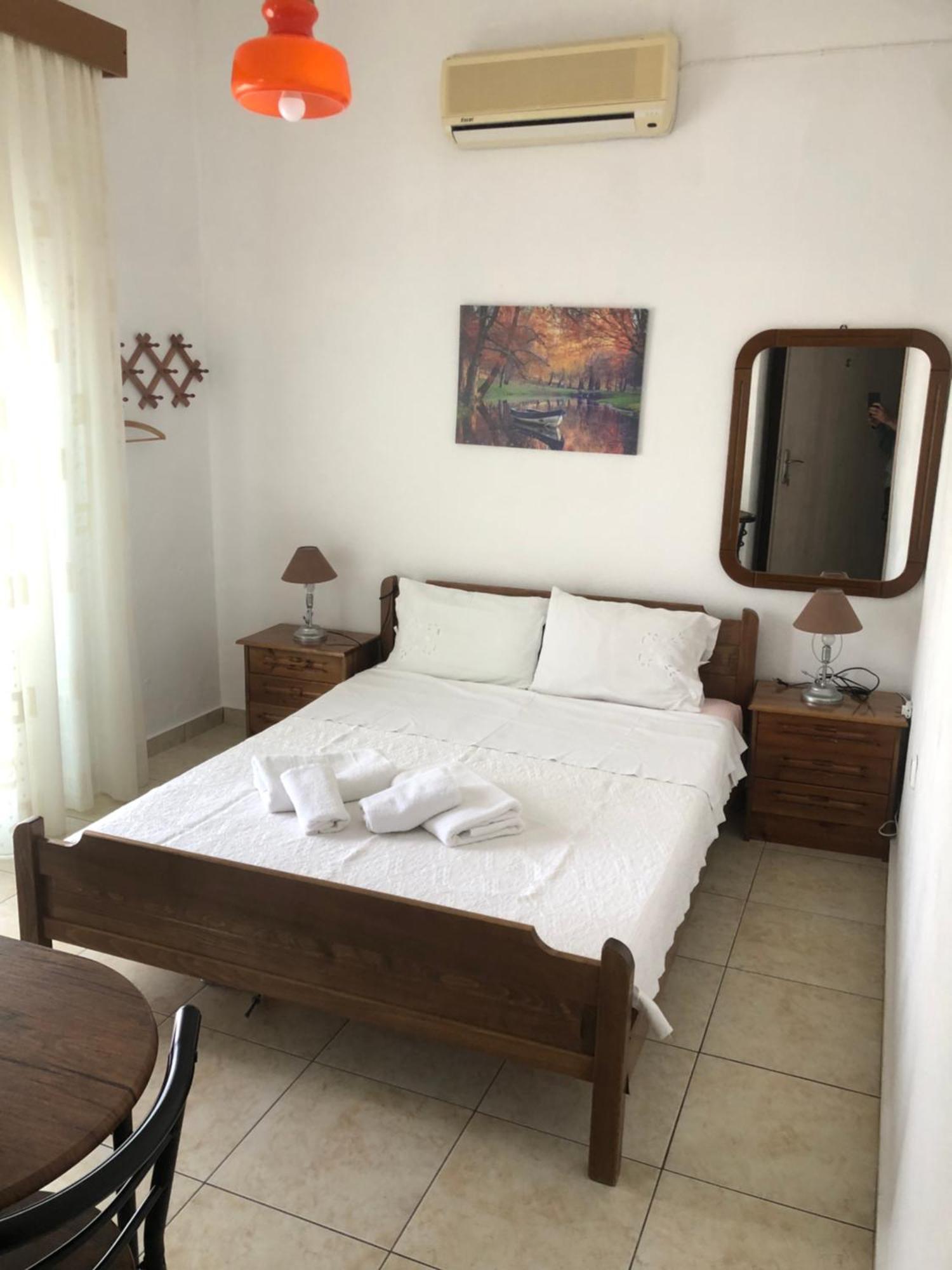Nikos Rooms Néa Péramos エクステリア 写真